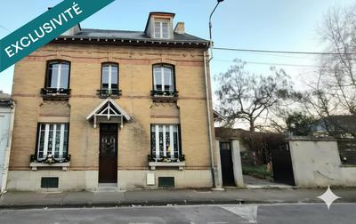 Maison - 196 m² - 9 pièces