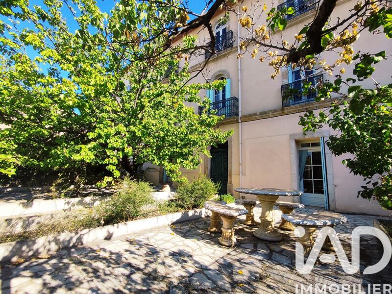 Maison de ville - 285 m² - 9 pièces