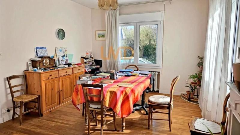 Maison - 200 m² - 8 pièces