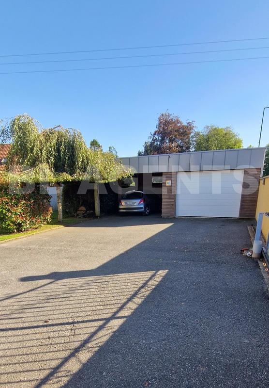 Maison traditionnelle - 200 m² - 8 pièces