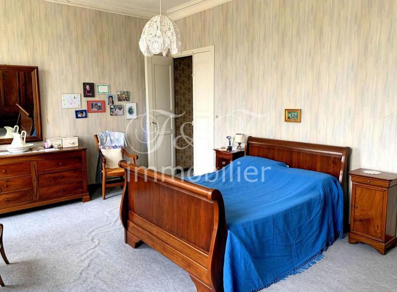 Propriété - 600 m²