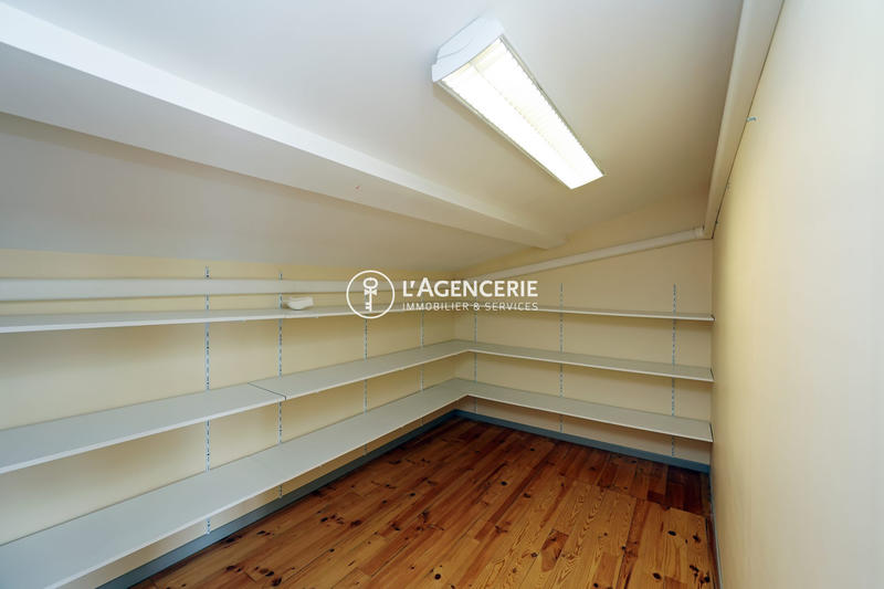 Local commercial - 136 m²