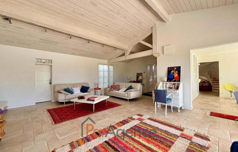 Maison - 204 m² - 5 pièces