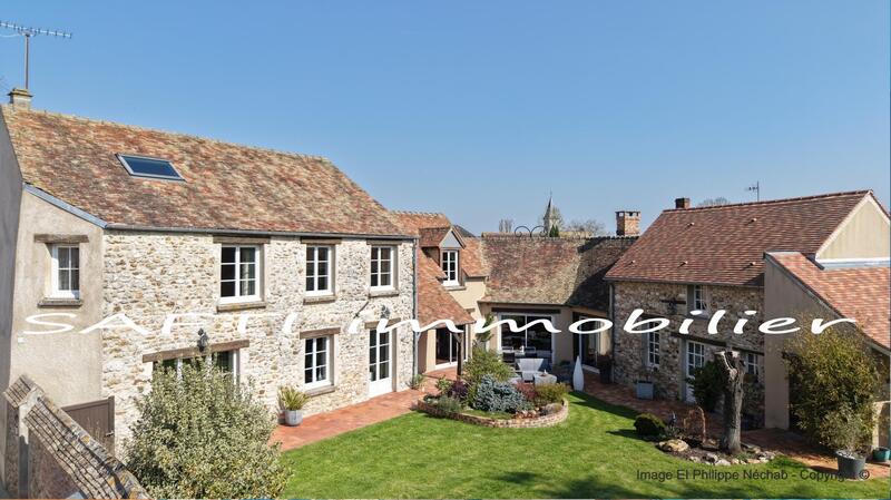 Villa - 300 m² - 11 pièces