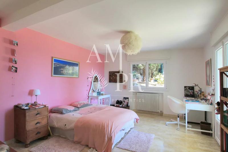 Villa - 236 m² - 7 pièces