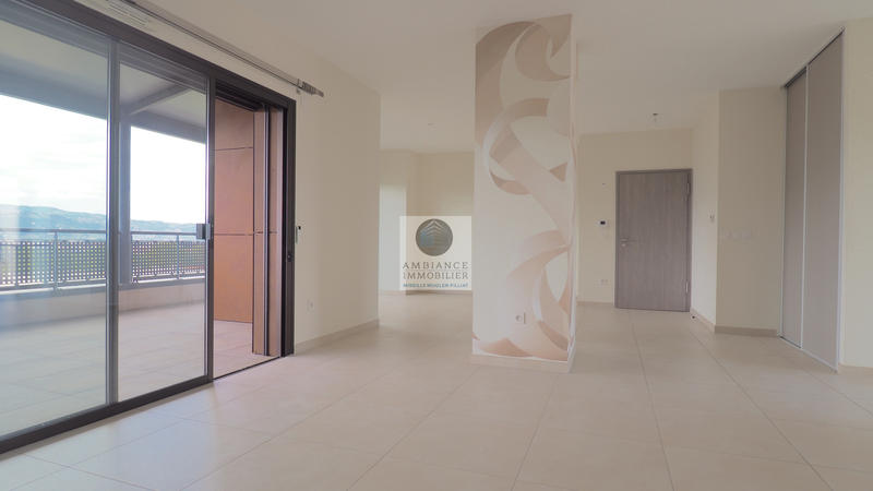 Appartement - 99 m² - 4 pièces