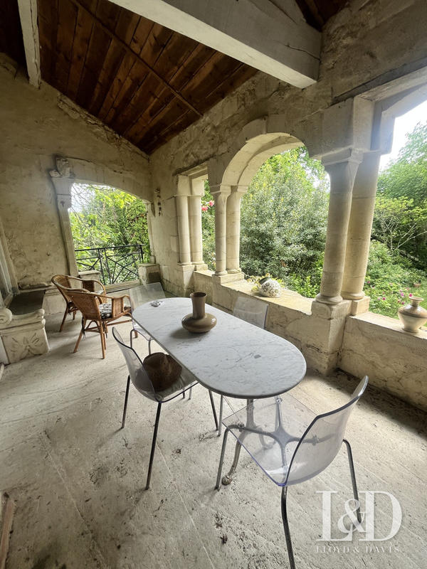 Maison - 323 m² - 10 pièces