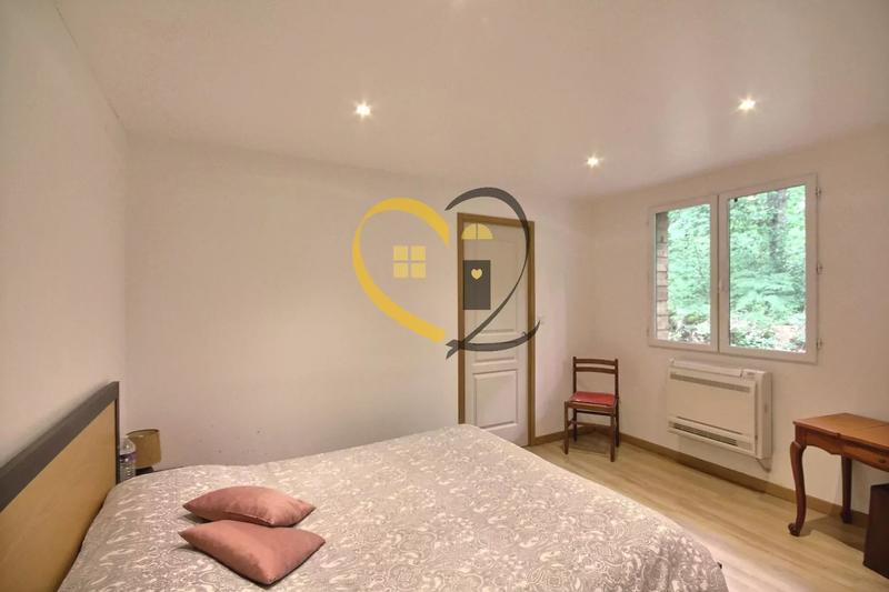 Maison - 246 m² - 9 pièces