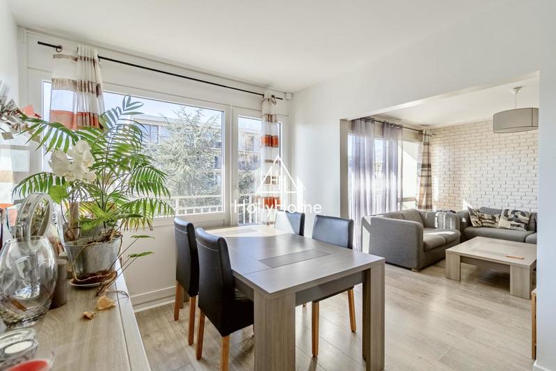 Appartement ancien - 90 m² - 5 pièces