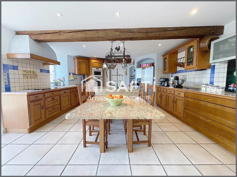 Maison - 294 m² - 9 pièces