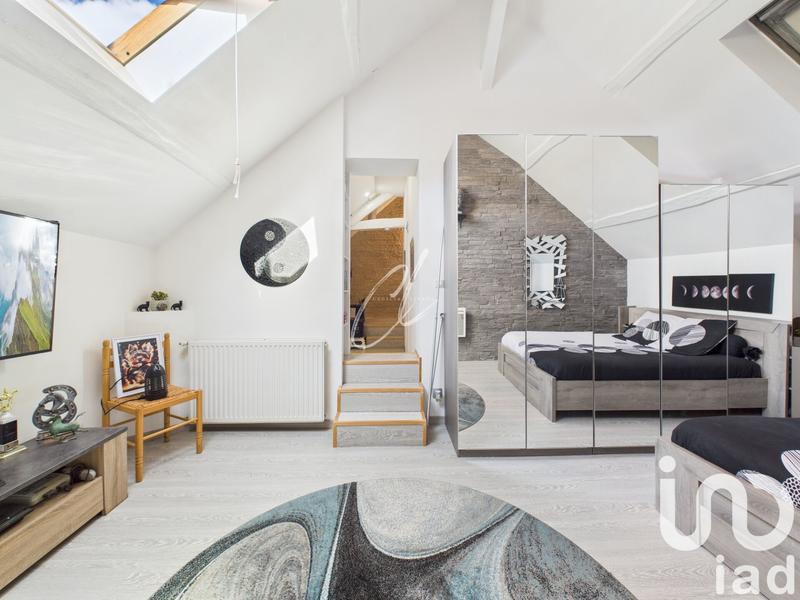 Maison - 360 m² - 13 pièces