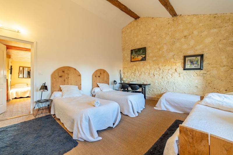 Maison - 480 m² - 13 pièces