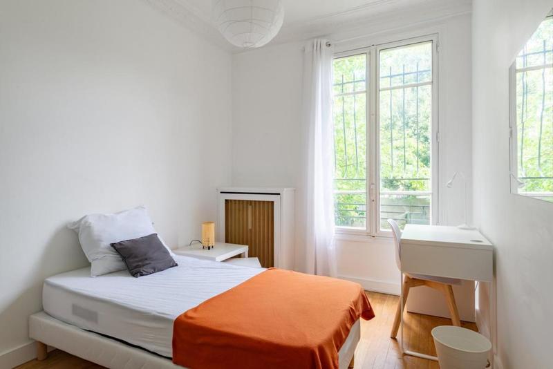 Maison - 250 m² - 17 pièces