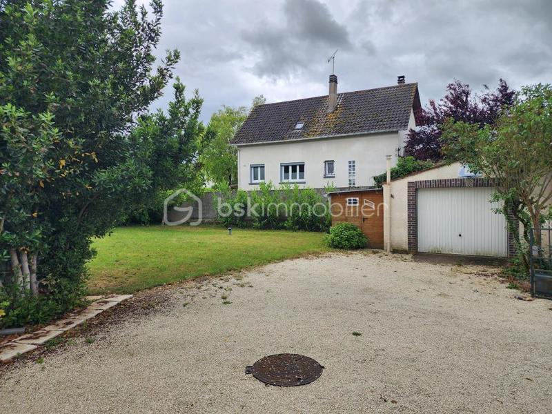 Maison traditionnelle - 98 m² - 4 pièces