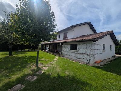 Maison - 166 m² - 6 pièces