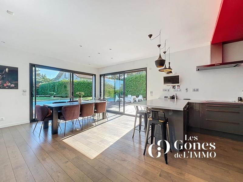 Villa - 165 m² - 6 pièces