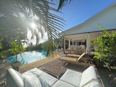 Villa - 168 m² - 4 pièces