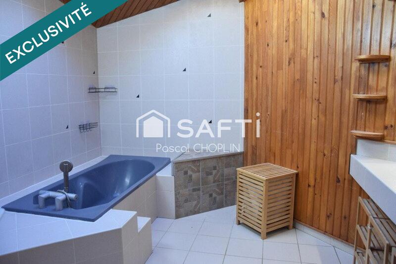 Maison - 274 m² - 11 pièces