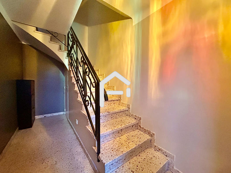 Appartement - 90 m² - 4 pièces