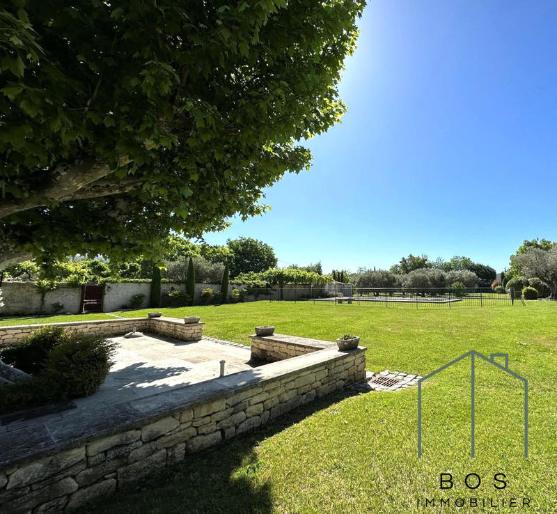 Mas - 348 m² - 8 pièces