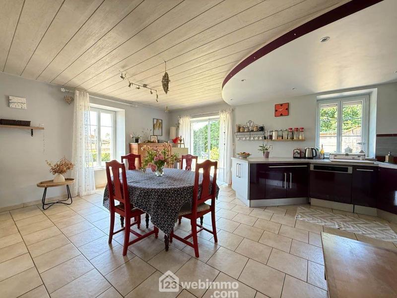 Maison de village - 205 m² - 11 pièces