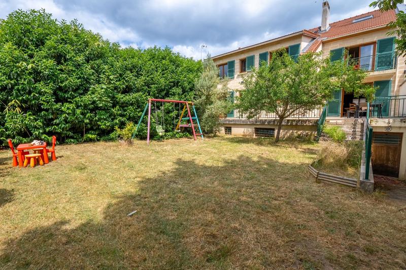 Maison - 200 m² - 8 pièces