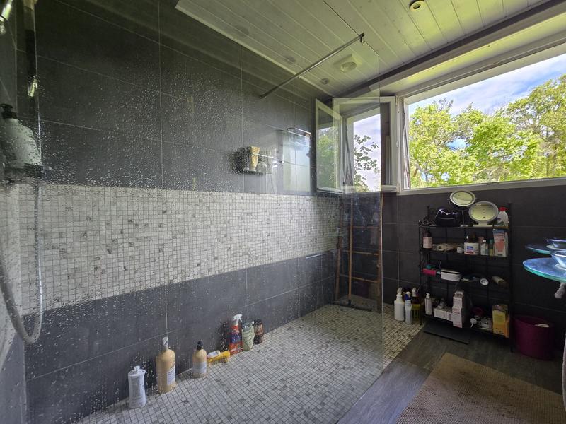 Maison - 180 m² - 11 pièces