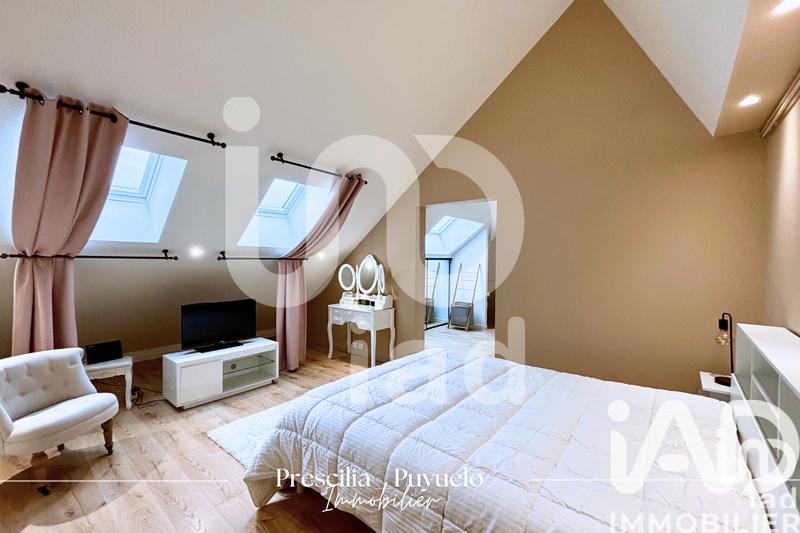 Maison - 279 m² - 9 pièces