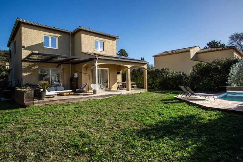 Maison - 146 m² - 6 pièces