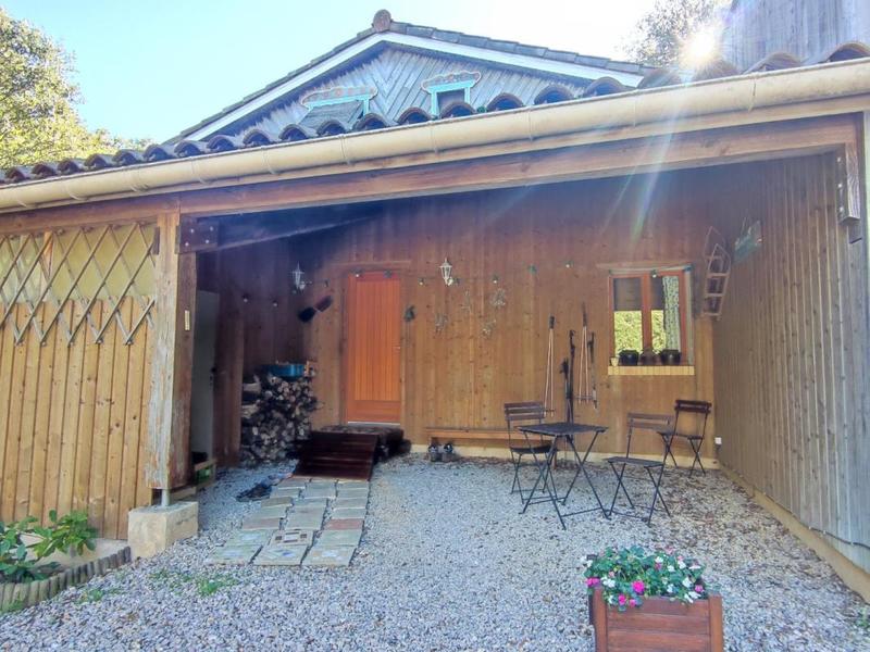 Maison de bois - 187 m² - 6 pièces