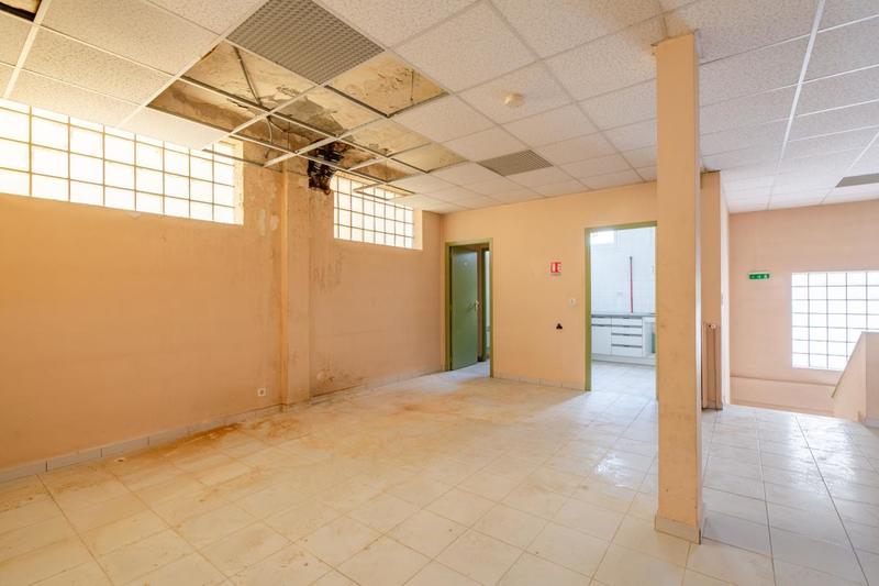 Bureau - 254 m² - 7 pièces