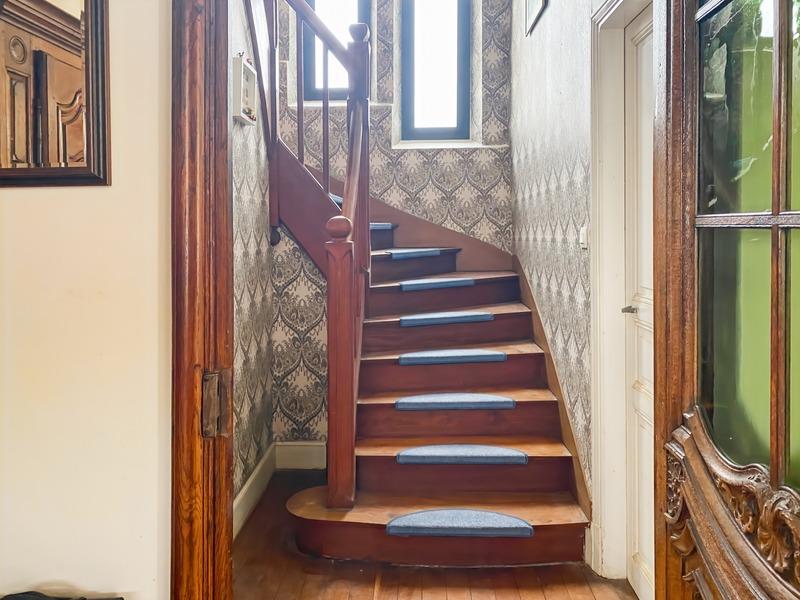 Maison - 388 m² - 11 pièces