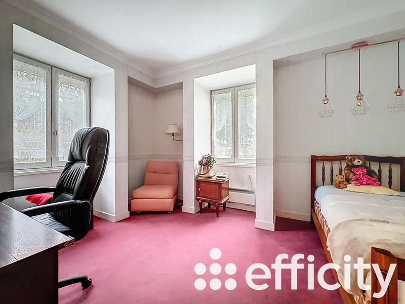 Maison - 221 m² - 5 pièces