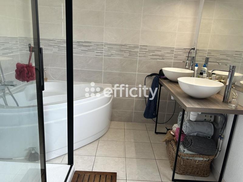 Maison - 140 m² - 6 pièces