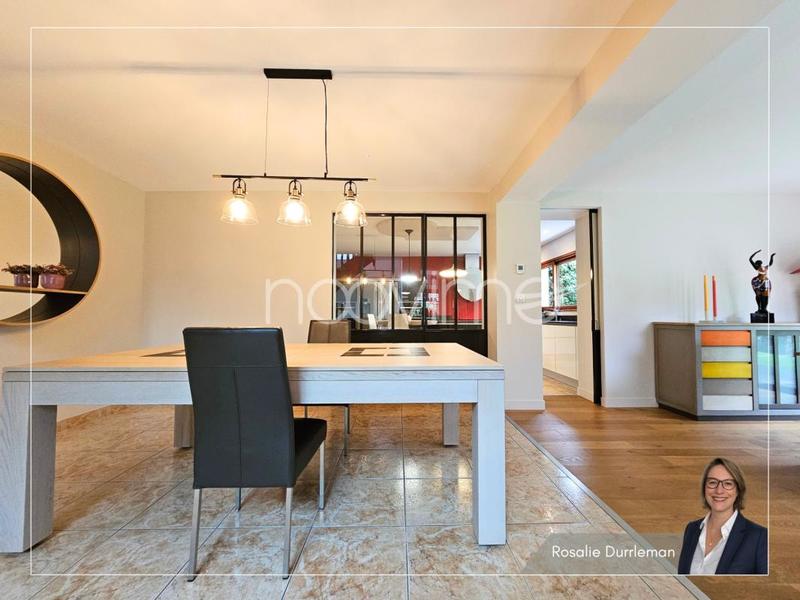 Maison - 210 m² - 8 pièces