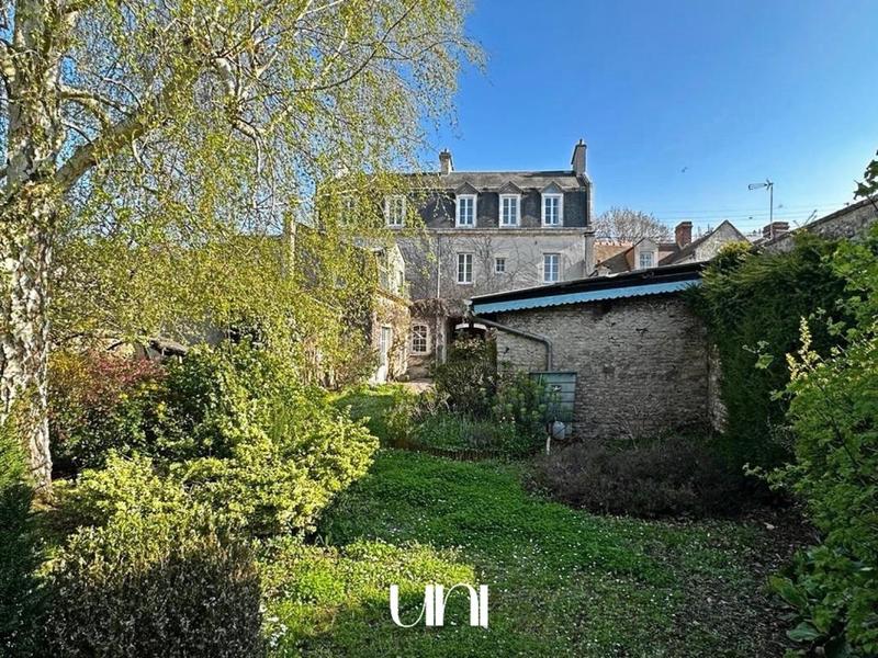 Hôtel particulier - 275 m² - 15 pièces