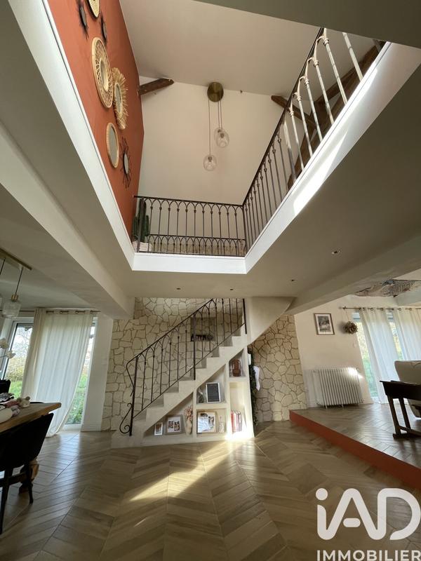 Maison - 210 m² - 5 pièces