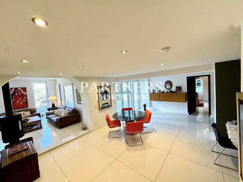 Bastide - 357 m² - 11 pièces