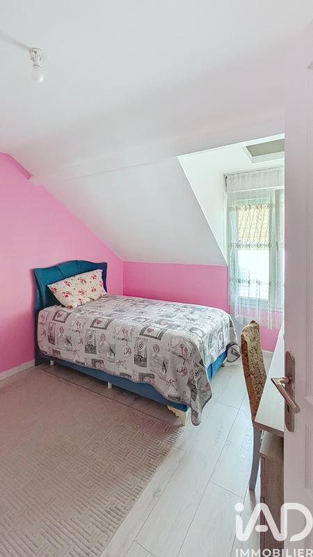 Maison - 280 m² - 16 pièces