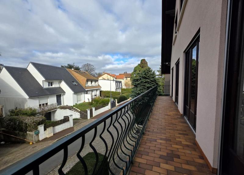 Appartement - 110 m² - 5 pièces