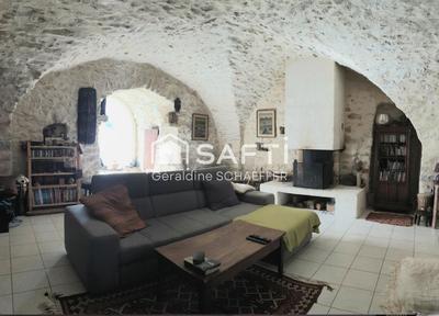 Maison - 240 m² - 7 pièces