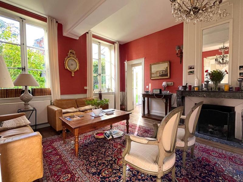 Propriété - 288 m² - 10 pièces