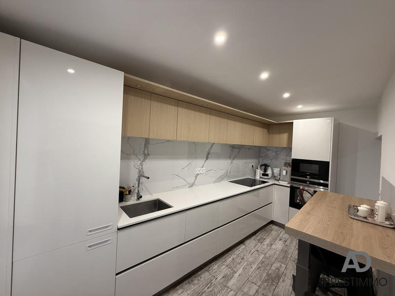 Appartement - 95 m² - 4 pièces