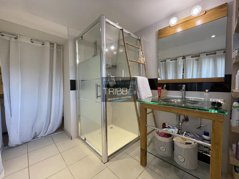 Maison - 216 m² - 5 pièces