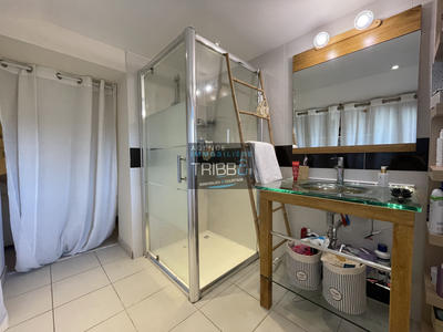 Maison - 216 m² - 5 pièces