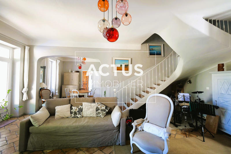 Maison - 145 m² - 6 pièces