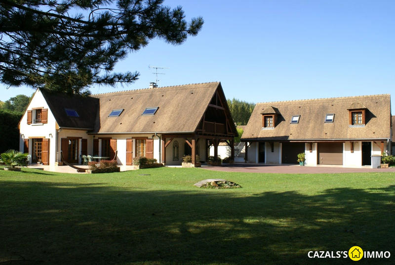 Maison traditionnelle - 164 m² - 8 pièces