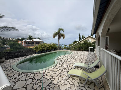 Maison - 181 m² - 1 pièce