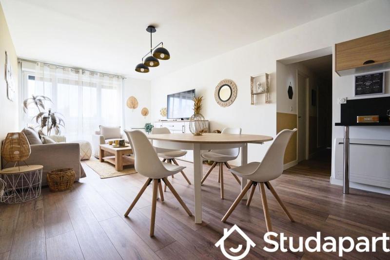 Chambre - 14 m² - 1 pièce