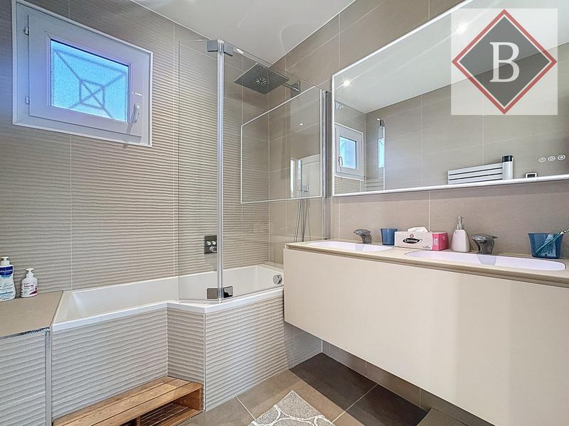 Maison - 90 m² - 3 pièces